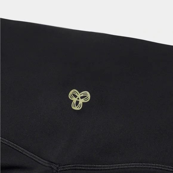 NWT - Aritzia Golden Powersculpt™ New Cheeky Hi-Rise 5" Biker Short (Size 6) - Picture 5 of 7